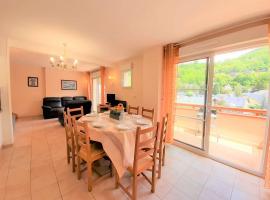 Appartement T3 à Saint-Lary-Soulan - 8 pers, Terrasse, WiFi, Parking, Proche centre - FR-1-457-184, khách sạn ở Saint-Lary-Soulan