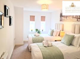 Corporate 2Bed Apartment with Balcony & Free Parking Short Lets Serviced Accommodation Old Town Stevenage by White Orchid Property Relocation، مكان للإقامة في ستيفنيج