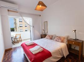 Sun & Beach Apartment by Soul Places, holiday rental in Costa da Caparica