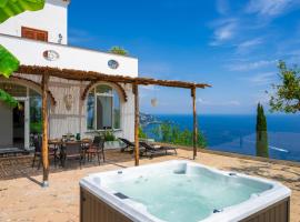 Villa Mimina - Exclusive villa with garden, Jacuzzi and sea view, ваканционна къща в Праяно