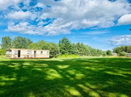 Brīvdienu treileris, area glamping di Mērsrags