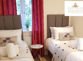 Serviced Accommodation Hatfield near train station free Parking Wi-Fi by White Orchid Property Relocation，哈特菲爾德的公寓