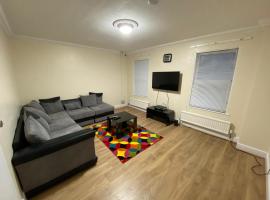Home away from home with fantastic spacious rooms, holiday rental in Abbey Wood