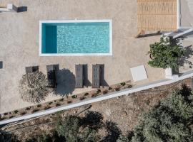 Golden Sand Villas with Private Pool, holiday home in Vívlos