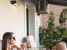 Boboli Holiday House Acharavi Corfu、アカラヴィのビーチ周辺のバケーションレンタル