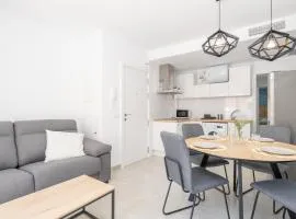 Ático 2 dormitorios junto a la playa by Renthas