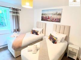 2 Bed Apartment in Stevenage SG1 Hertfordshire By White Orchid Property Relocation Leisure & Business, holiday rental in Stevenage