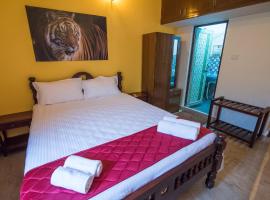 Cheerful 2-bedroom near Auro Beach – hotel w mieście Kālapettai