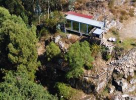 GlassHouse - Near River - Near Oporto - Near Ocean, chata v Portu