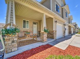 Inviting Cheyenne Townhome about 4 Mi to Downtown, hotel in Cheyenne