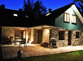 Chalet Rustique CRDS Tremblant, hotell i Lac-Superieur