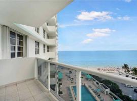 MAGNIFICENT 2 bedroom /2 bath beachfront with Beach View Condo apartment, hotel med parkering i Hollywood