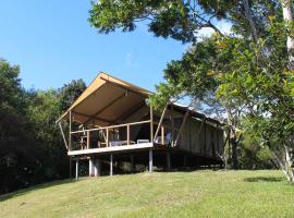 Silk Pavilions Glamping, resort in Mount Burrell