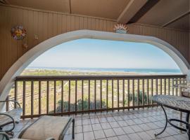 Hibiscus 301-A, 2 Bedrooms, Ocean Front, 3 Pools, Sleeps 6, Pet Friendly, apartment in St. Augustine