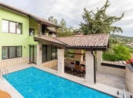 Villa Apple - 3 BR Luxury Villa with PRV pool & BBQ