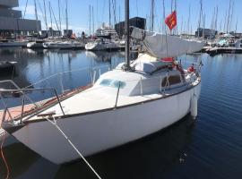 Retour d’Ulysse, nuits étoilées, plein centre, boat in Le Havre