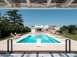 HelloAPULIA - Design Trulli Sampaolo with private pool, hotel in Gioia del Colle