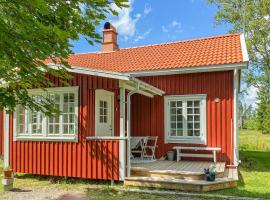 3 Bedroom Lovely Home In Mellerud, Cottage in Mellerud