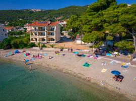 Apartment Villa Alba Rab, holiday rental in Banjol