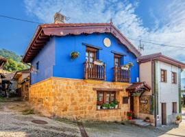 Awesome Home In Carabanzo: Cárabanzo şehrinde bir otoparklı otel