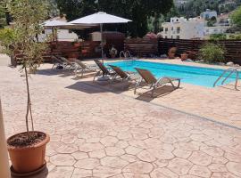 Potamos Private Suites, къща за гости в Пафос