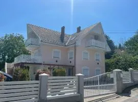Gitta Apartmanház