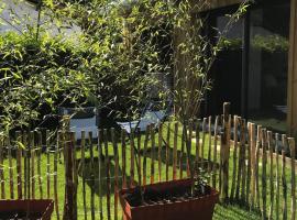 Charmante Cabane Bois, casa vacacional en Gujan-Mestras