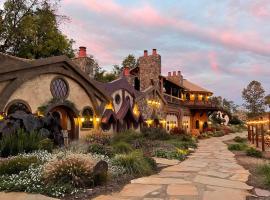 Ancient Lore Village, hotel di Knoxville