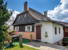 Chalupa u kostela, cottage in Chřibská