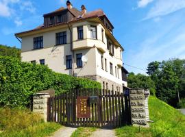 Ubytování Na Kovárně, hotel z bazenom v mestu Smržovka