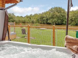 Gadlas Park Holiday Cabins, hotel with parking in Ellesmere