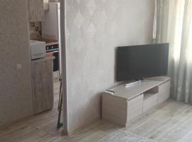 Ауэзова 49б, 2х комнатная, Ferienunterkunft in Öskemen