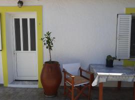 Lemon Garden 2, holiday rental in Karídhion