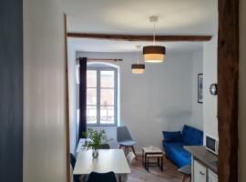 Triplex avec vue sur place du centre historique., 3hvězdičkový hotel v destinaci Foix