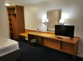 Thurrock Hotel M25 Services, hotel in Aveley