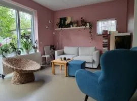 Lovely 1 bedroom apartment with garden no smoking