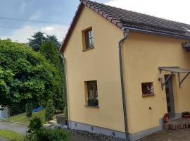 Modern holiday home on the outskirts of Saxon Switzerland with covered terrace, holiday rental in Hohnstein