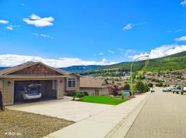 1 bedroom lake Mountain view, ξενοδοχείο σε West Kelowna