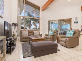 Coral Sands 3 - Pebbly Beach, apartment in Forster