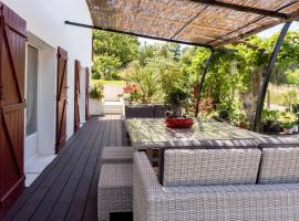 Dorlanne, cottage sa Saint-Palais