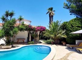 Casa Del Sol, cabana o cottage a l'Ametlla de Mar