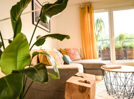 L'Olympique: appartement cosy, vue canal grande terrasse et parking, pet-friendly hotel in Vaires-sur-Marne