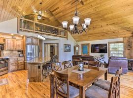 Updated Garden Valley Home with Fire Pit and Game Room, hotel en Crouch