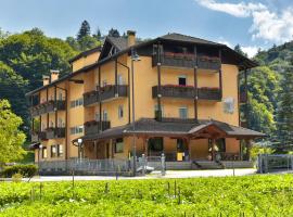 Residenza Scoiattolo, hotel económico en Ponte delle Arche