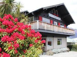 Chalet Queenstown, отель типа «постель и завтрак» в Куинстауне