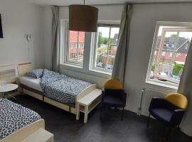 Viesnīca Airbnb 'Logeren aan het plein' in het centrum van Meppel pilsētā Mepela