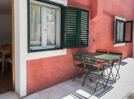 N255 - Numana, trilocale con aria condizionata, hotel em Marcelli