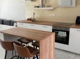 Sunny apartment on the lakes, hotel in Senec