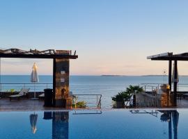 Dolce Vita II Waterfront Sunset Sea View Luxury Apartament, hotel sa Sveti Vlas