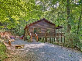 Bigfoots Hideout in Blue Ridge with Hot Tub!, Hotel in Blue Ridge